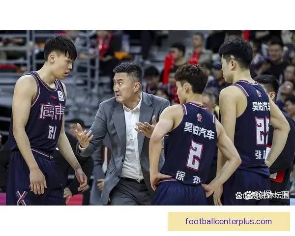 中国篮球联赛季后赛激战正酣 多支强队争夺冠军宝座 中国篮球联赛季后赛激战正酣 多支强队争夺冠军宝座